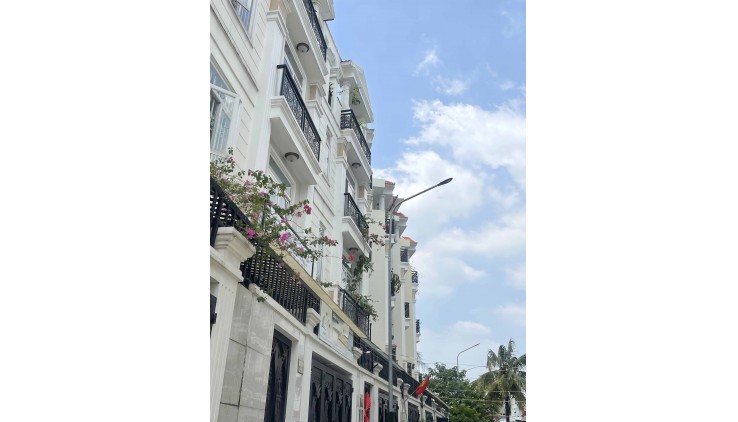 Bán Nhà Hẻm Xe Hơi 50m2, 4 Tầng Đặng Văn Bi Trường Thọ Thủ Đức Chỉ Hơm 6 tỷ Hiếm Có